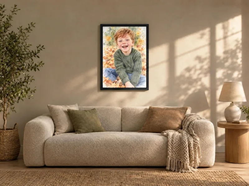 Kinderportret in aquarel op canvas in een zwarte baklijst, boven de bank